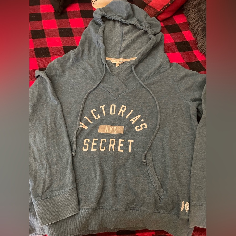 Victoria's Secret NYC Angel Pull Over